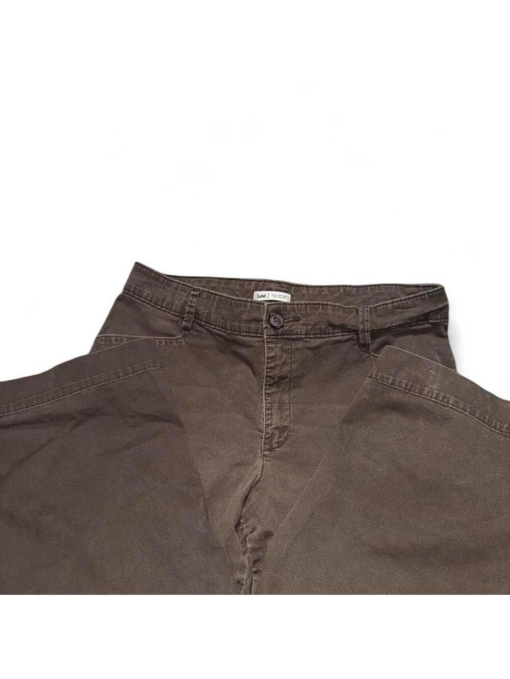 Women’s Lee just below the waist crop pants